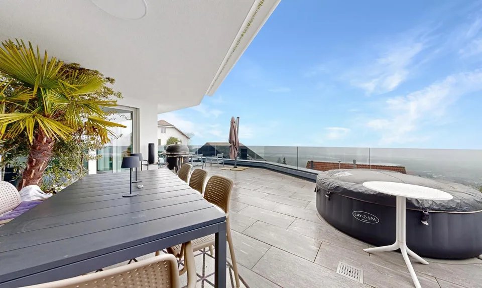Terrassenwohnung mit 63 m² Aussenfläche & Weitsicht