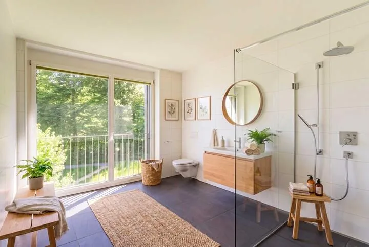 MODERNE WOHNUNG MIT WEITBLICK AM STADTRAND