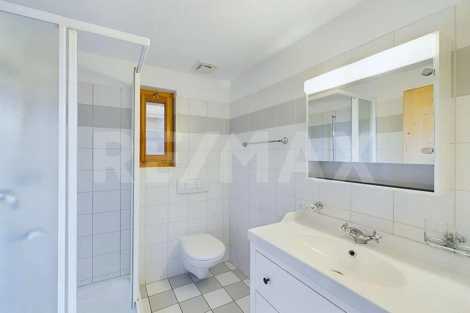 Casa singola su tre livelli con vista strepitosa - AFFITTO