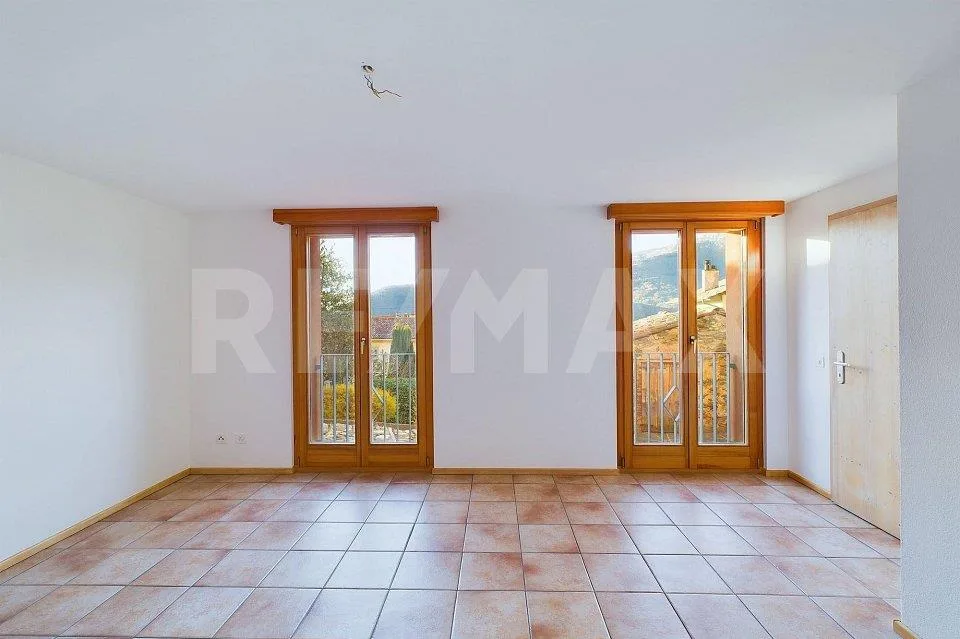 Casa singola su tre livelli con vista strepitosa - AFFITTO
