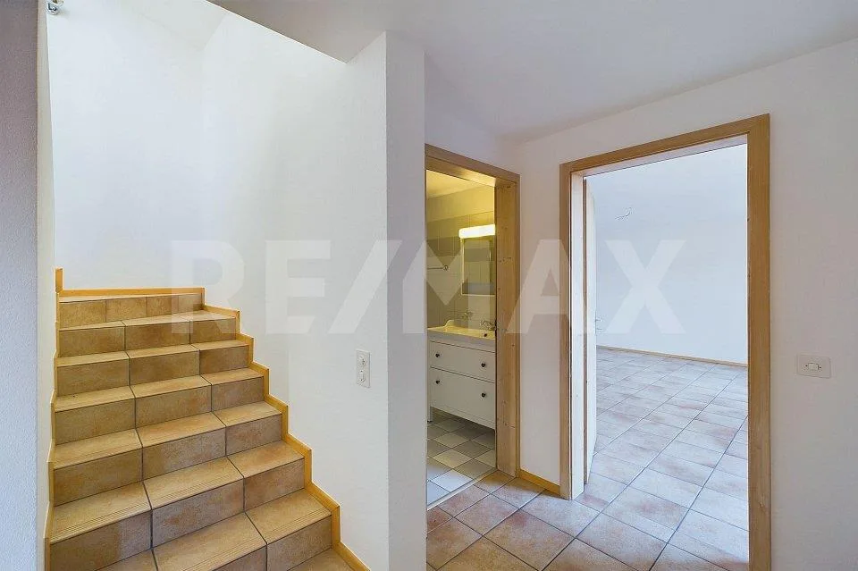 Casa singola su tre livelli con vista strepitosa - AFFITTO