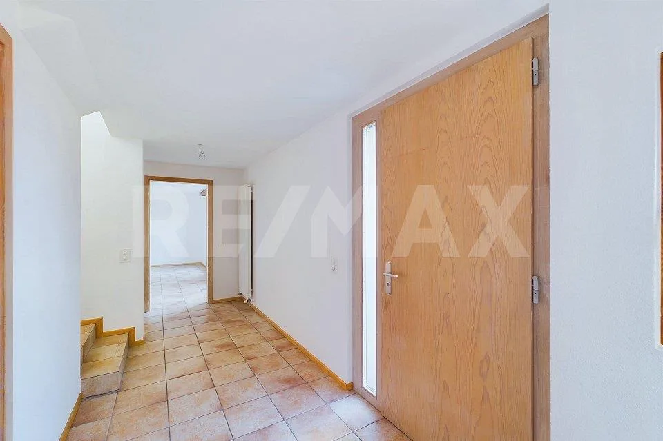 Casa singola su tre livelli con vista strepitosa - AFFITTO