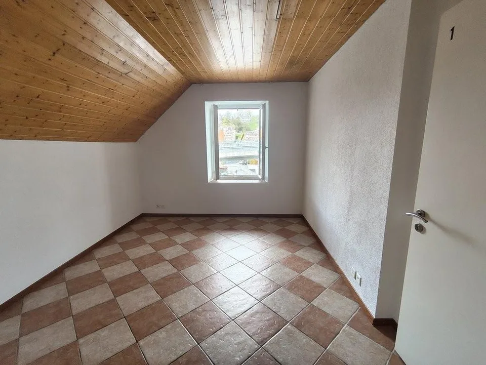 Zu ergattern! Schöne Wohnung zur Konversion!