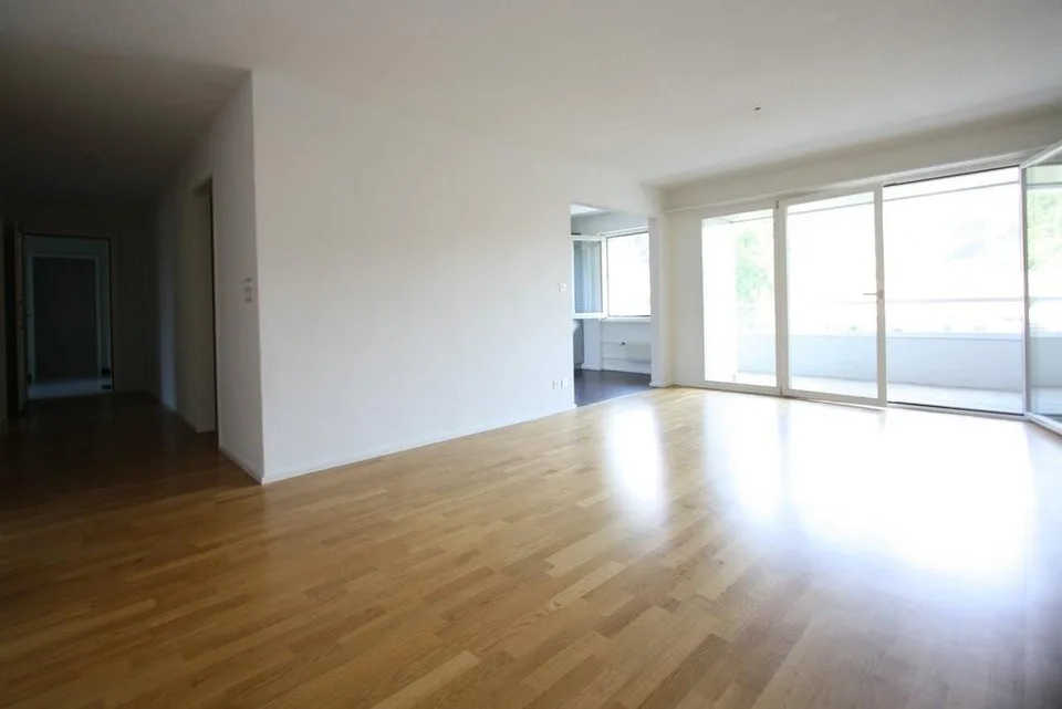 Appartement 4.5 pièces avec balcon en location dans un emplacement central