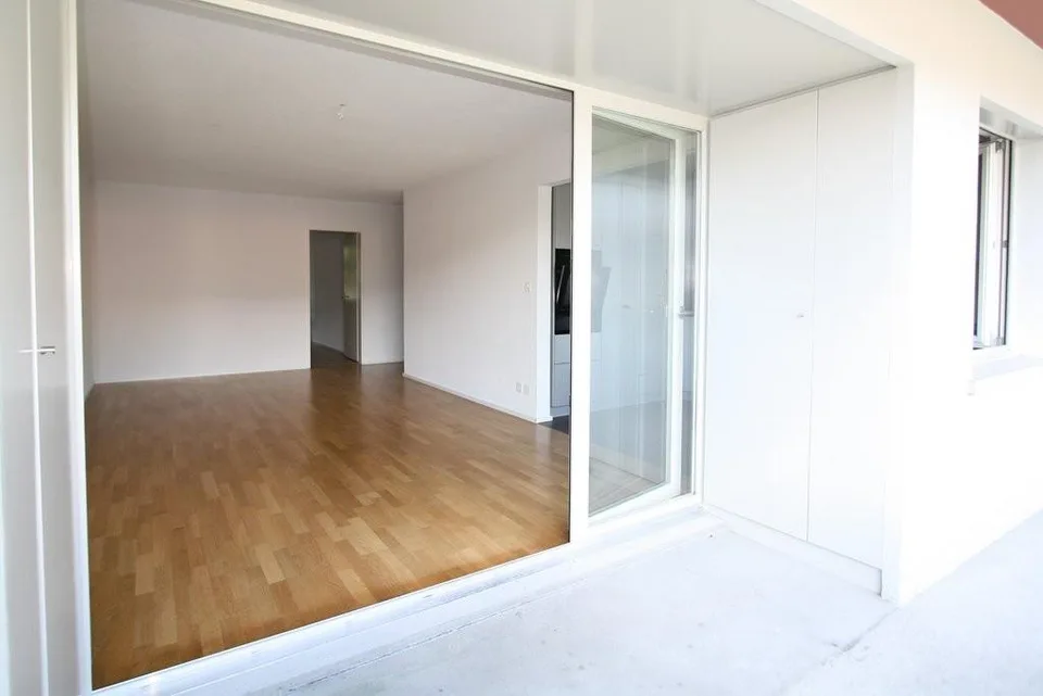 4.5-Zimmer-Wohnung mit Balkon in zentraler Lage zu vermieten