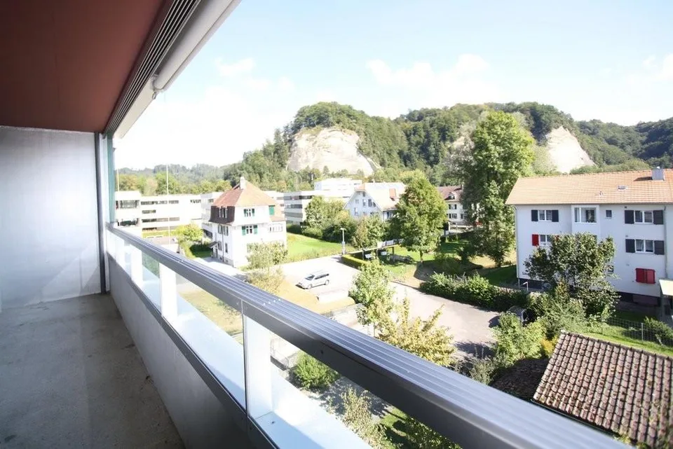 4.5-room apartment with balcony in central location for rent – photo 7 of 7