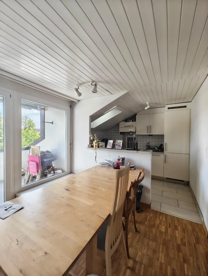2.5-Dachzimmerwohnung im 2. Stock mit Balkon