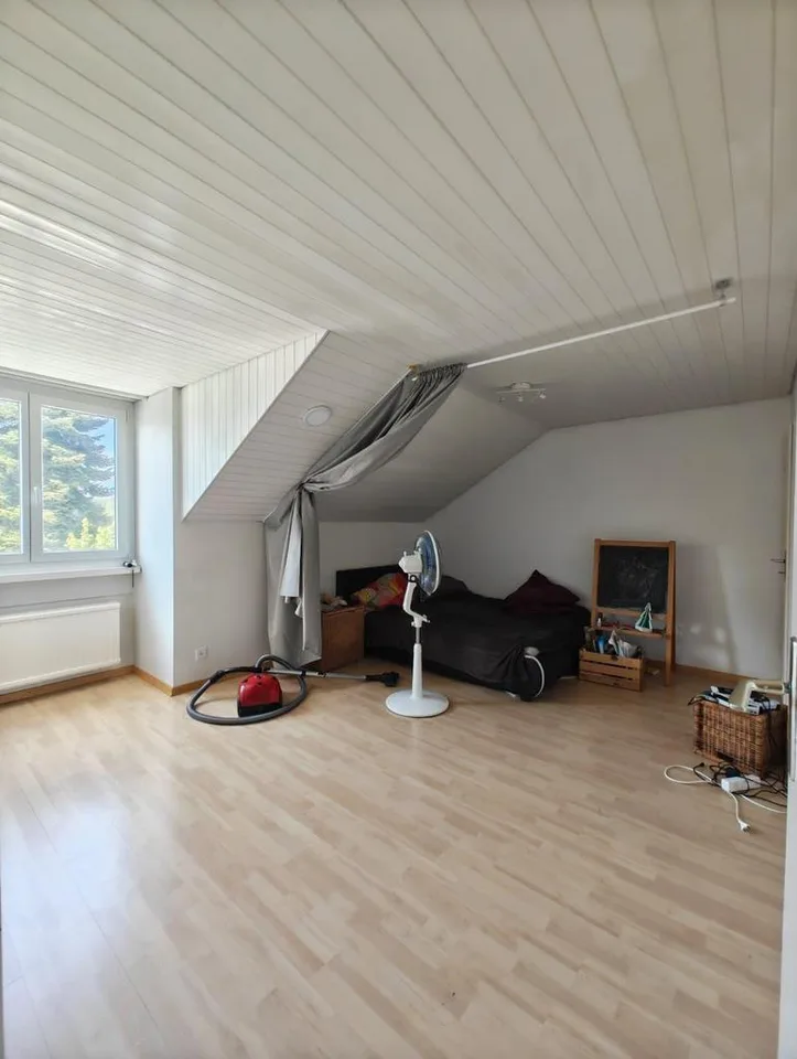 2.5-Dachzimmerwohnung im 2. Stock mit Balkon