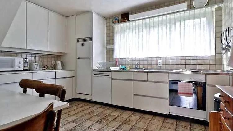 MAISON 5½ PIÈCES À CHAILLY-MONTREUX (VD), MEUBLÉ