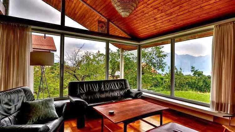 MAISON 5½ PIÈCES À CHAILLY-MONTREUX (VD), MEUBLÉ
