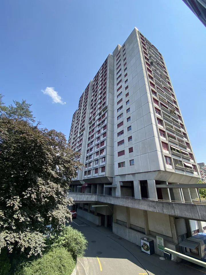 Modern - Grosszügig - in grüner Umgebung