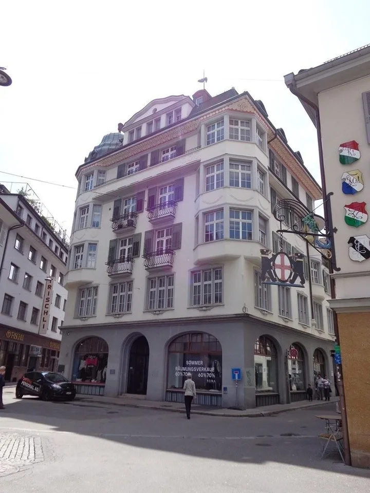 charmante 2.5 Zimmer Altbauwohnung