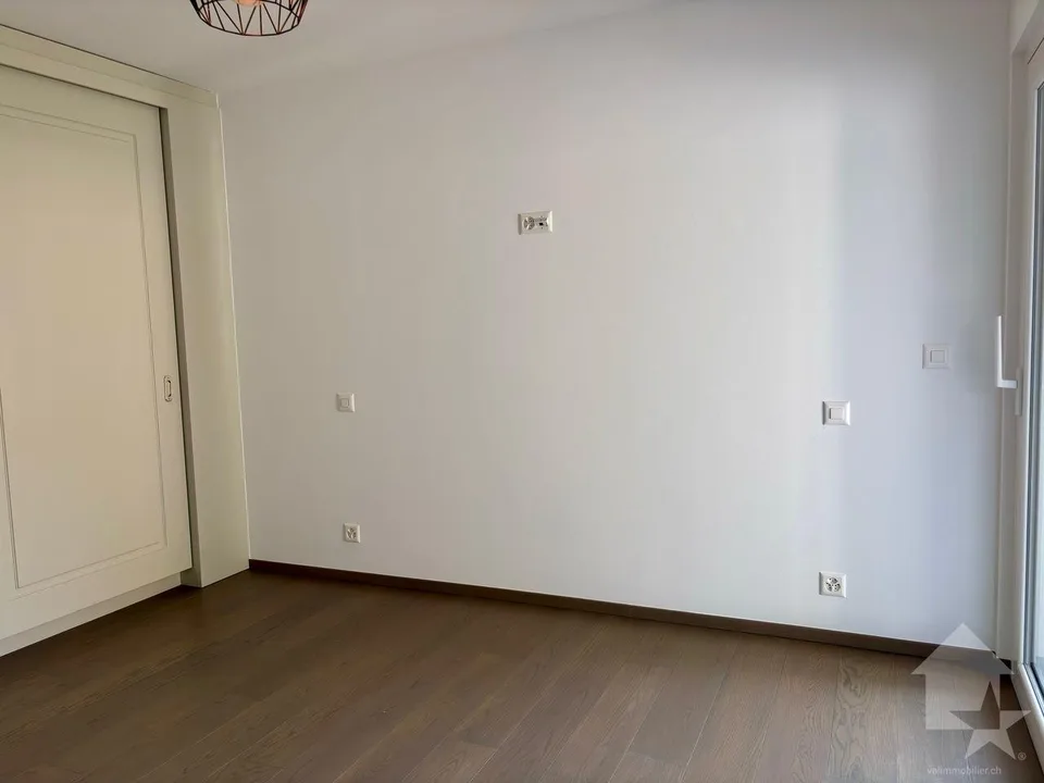 Spacieux 4.5 pièces et espace indépendant de 60 m2 ! – Foto 19 von 30