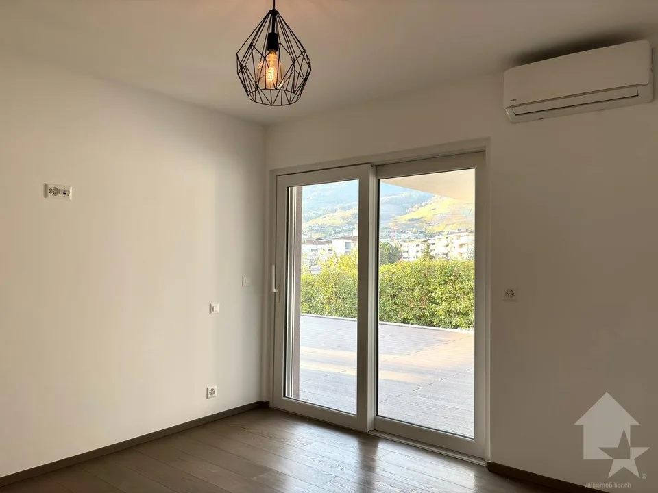 Spacieux 4.5 pièces et espace indépendant de 60 m2 ! – Foto 18 von 30