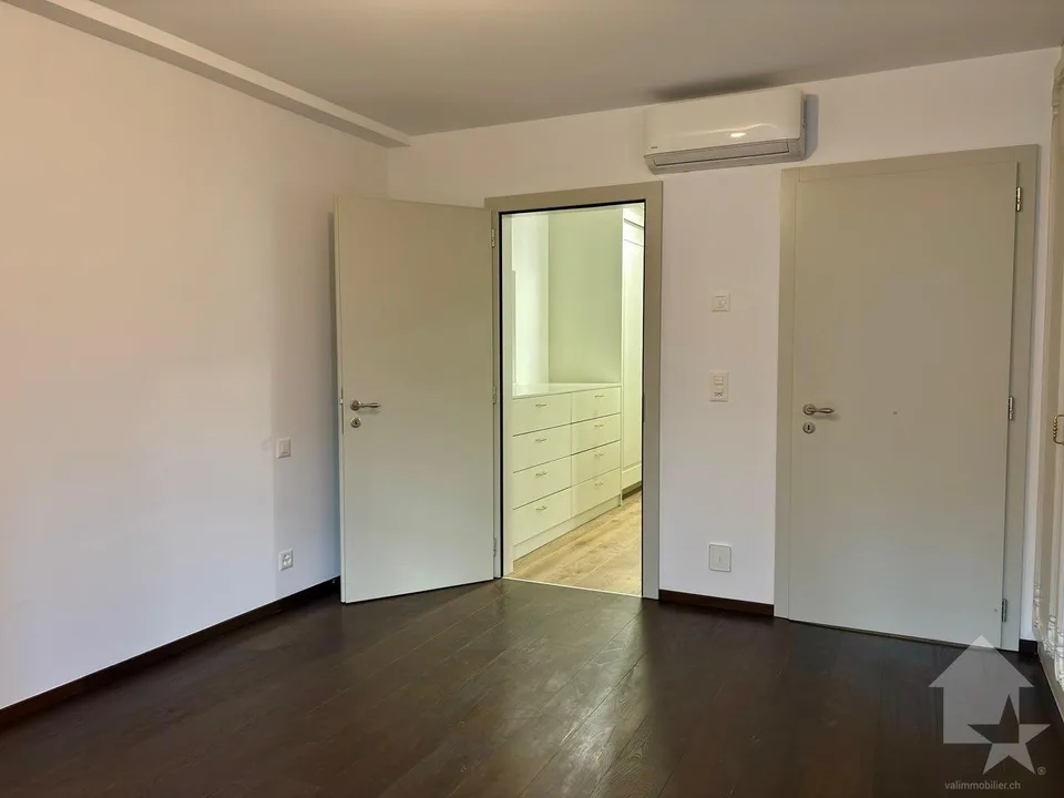 Spacieux 4.5 pièces et espace indépendant de 60 m2 ! – Foto 12 von 30