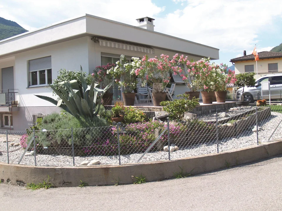 VILLETTA INDIPENDENTE 4.5 LOCALI - SPAZIOSA-CONFORT E PRIVACY