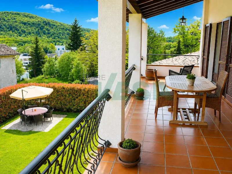 Elegante e spaziosa villa in stile mediterraneo con grande terreno – Foto 12 von 26