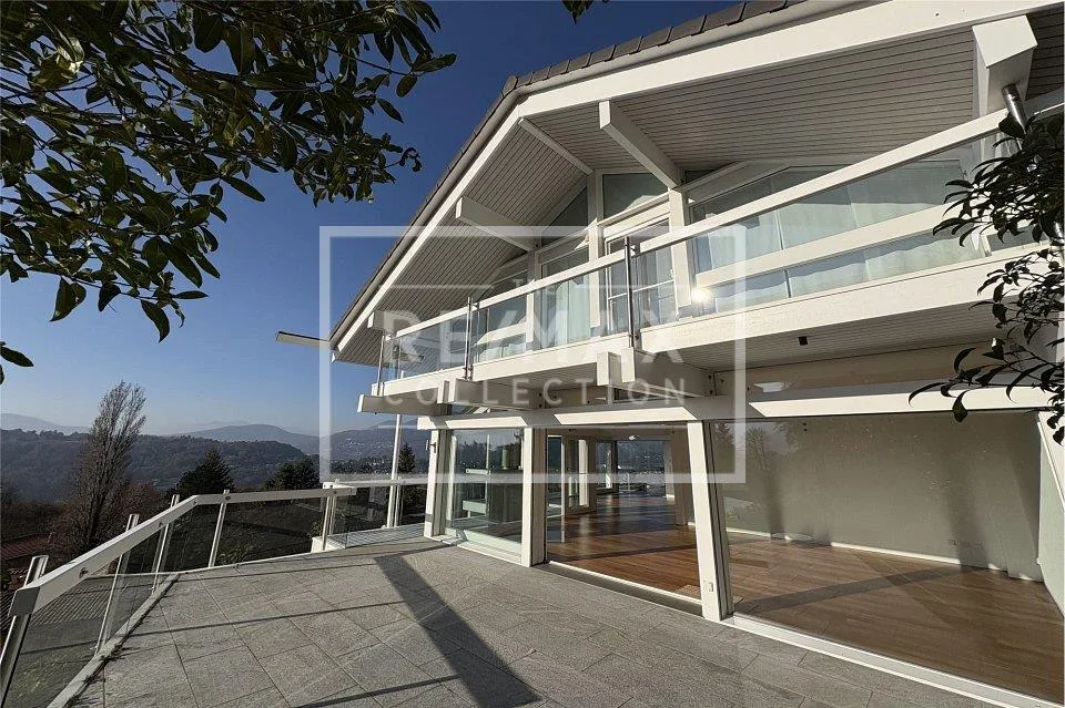 Elegante casa Huf con vista meravigliosa - In zona residenziale tra...
