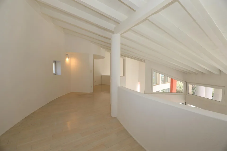 Architektonisch exklusive Villa mit Panoramasicht im Luganese – Foto 11 von 17