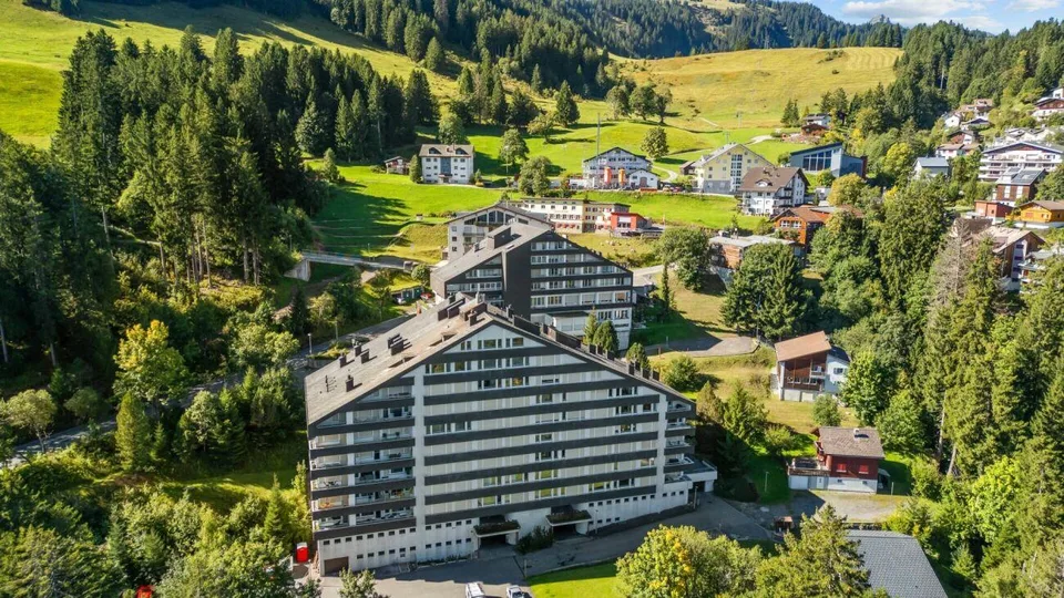 grosszügige 3-Zimmer-Ferienwohnung mit Balkon und einem Tiefgaragen...