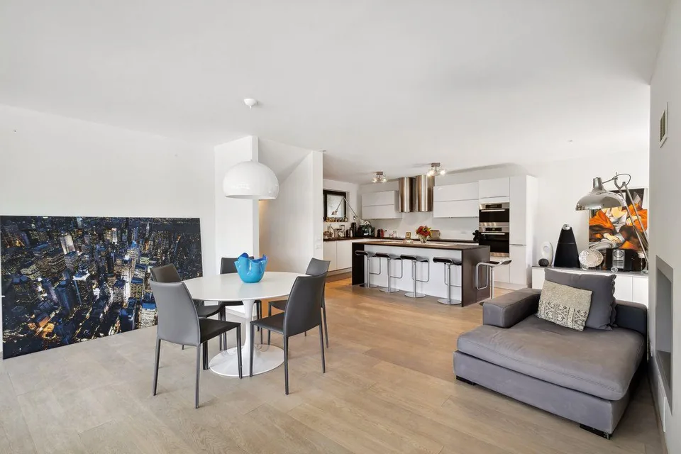 Design & Komfort mit Pool in Cureggia