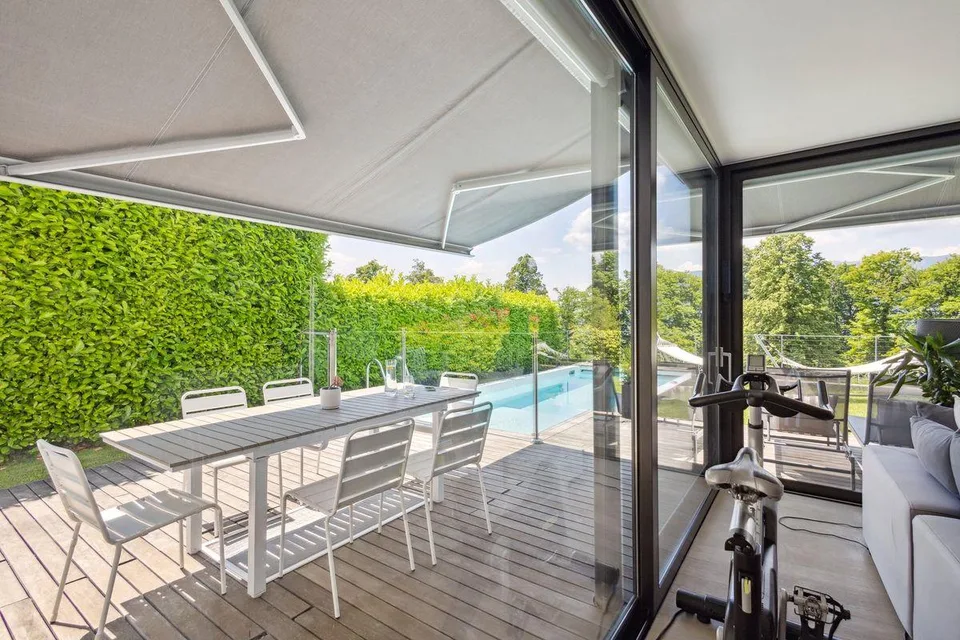 Design & Komfort mit Pool in Cureggia