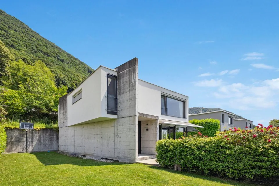 Design & Confort con piscina a Cureggia – foto 10 di 10