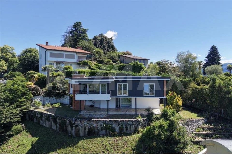 Villa panoramica con grande giardino e vista aperta – Breganzona
