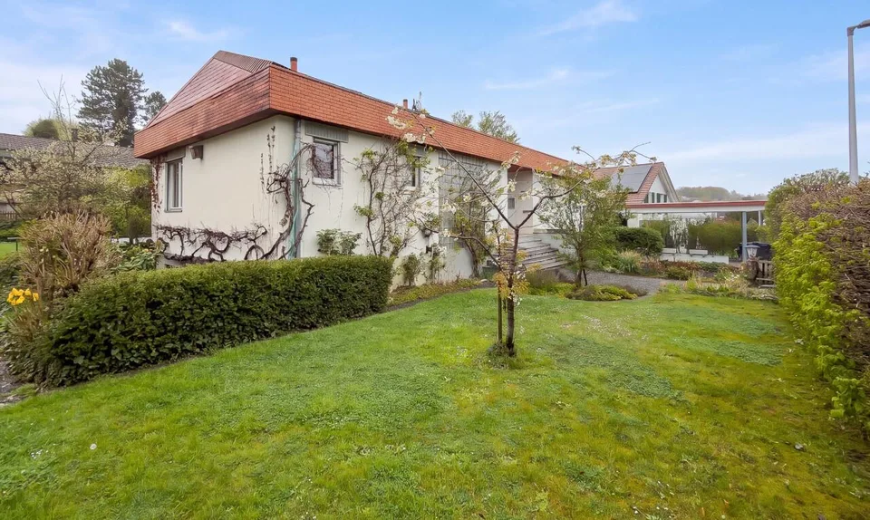 Charmantes EFH mit grosszügigem Umschwung und viel Potential