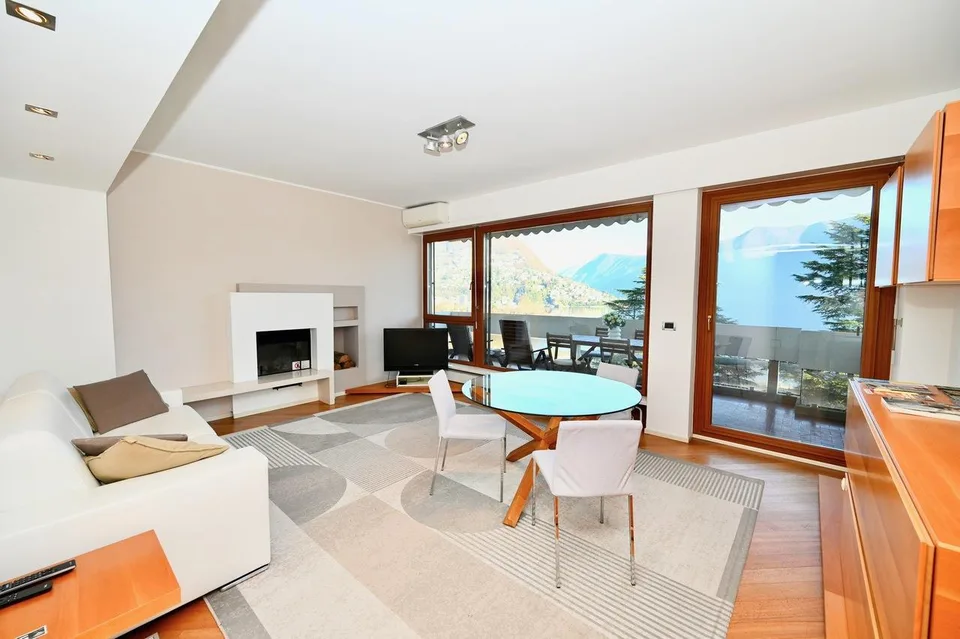 Elegante Appartamento con Vista Lago Mozzafiato a Lugano – photo 6 sur 14