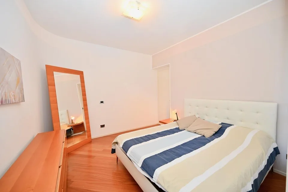 Elegante Appartamento con Vista Lago Mozzafiato a Lugano – photo 10 sur 14
