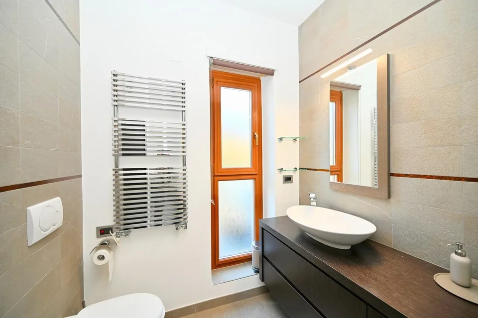 Elegante Appartamento con Vista Lago Mozzafiato a Lugano – photo 12 sur 14