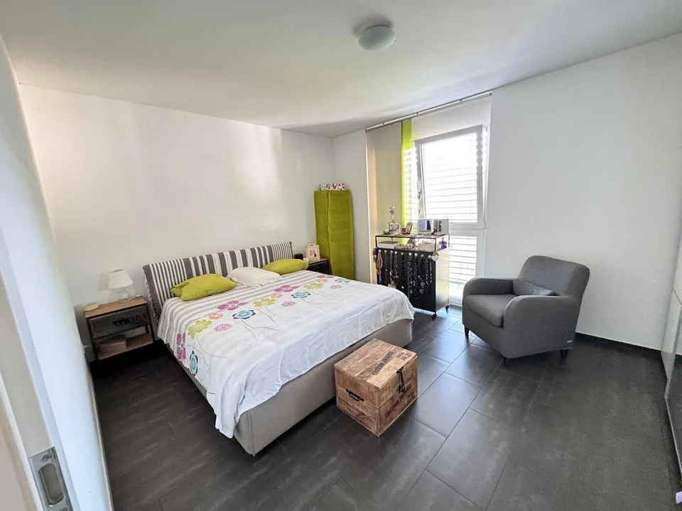 Helles 2.5-Zimmer-Apartment mit Pool und Wellnessbereich