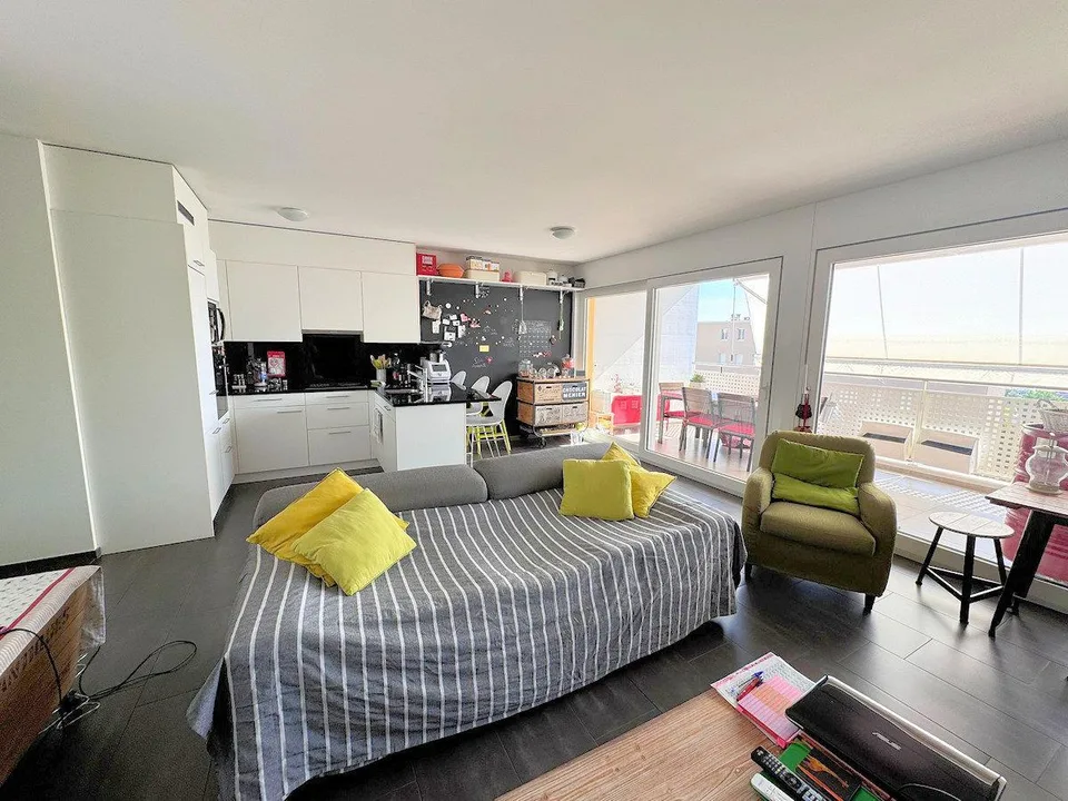 Helles 2.5-Zimmer-Apartment mit Pool und Wellnessbereich