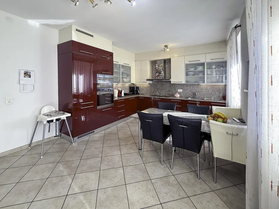 Casa unifamiliare con grande giardino