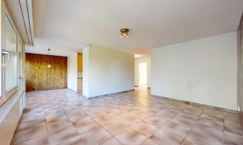 Appartamento tranquillo di 3,5 locali con balcone e potenziale a Höngg