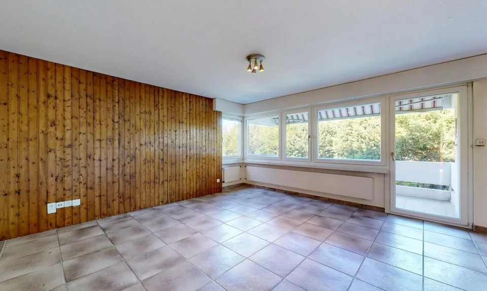 Appartamento tranquillo di 3,5 locali con balcone e potenziale a Höngg