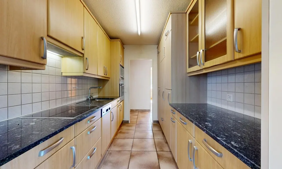 Appartamento tranquillo di 3,5 locali con balcone e potenziale a Höngg