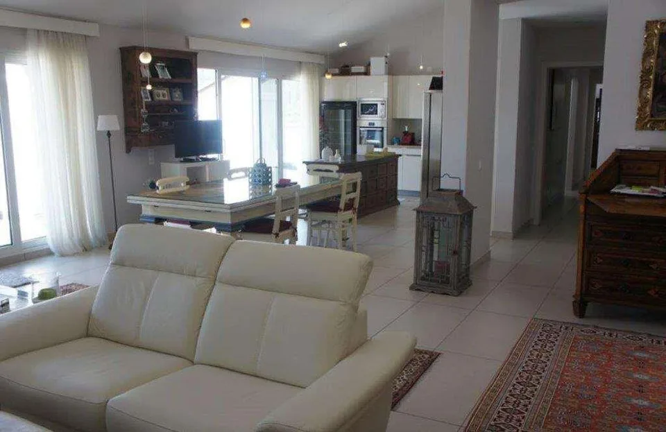 MELANO: SPLENDIDO ATTICO 270 mq  VISTA LAGO