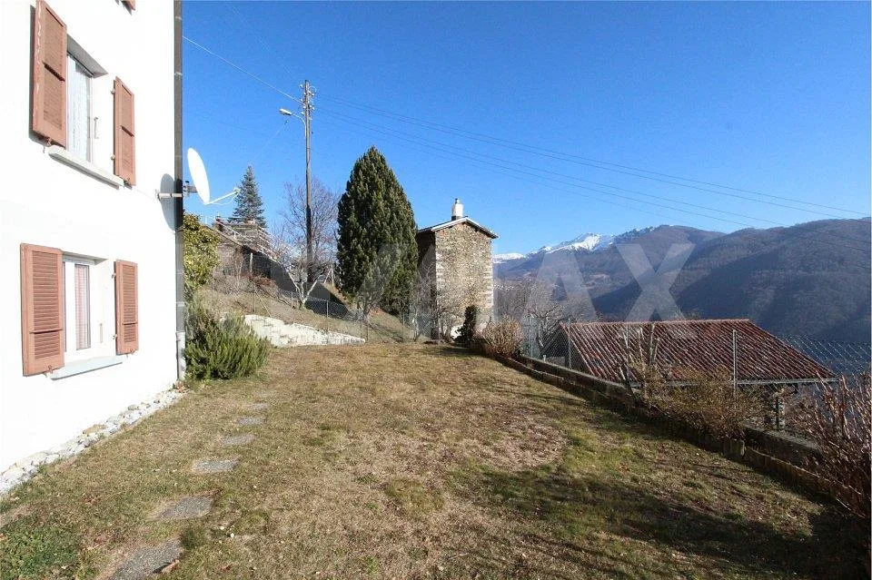 CORTICIASCA (TI): 5½ locali con giardino, splendida vista aperta e finiture rinnovate