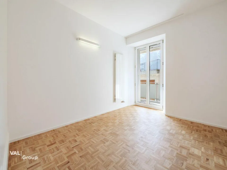 Appartamento ristrutturato di 4,5 locali con charme e bel giardino – foto 7 di 16