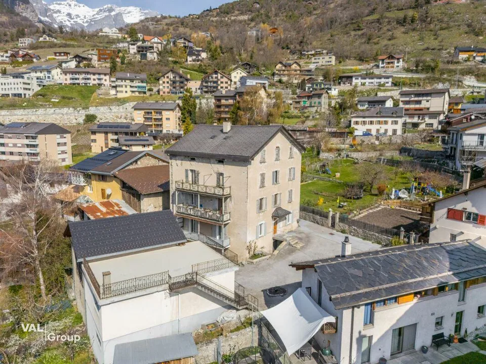 Renovierte 4.5-Zimmer-Altbauwohnung mit Charme und schönem Garten