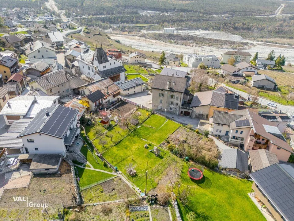 Appartamento ristrutturato di 4,5 locali con charme e bel giardino – foto 12 di 16
