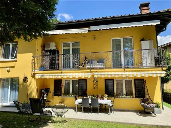 Canobbio: Casa bifamiliare 7 locali