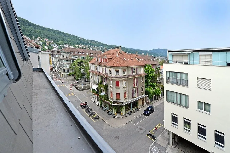 Wohnen mit Stil im «CAPITOL» – Einzigartiger Grundriss mit privatem At