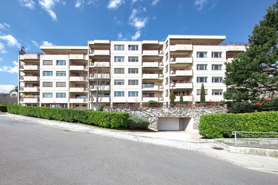 A saisir ! Magnifique appartement avec vue sur le lac !