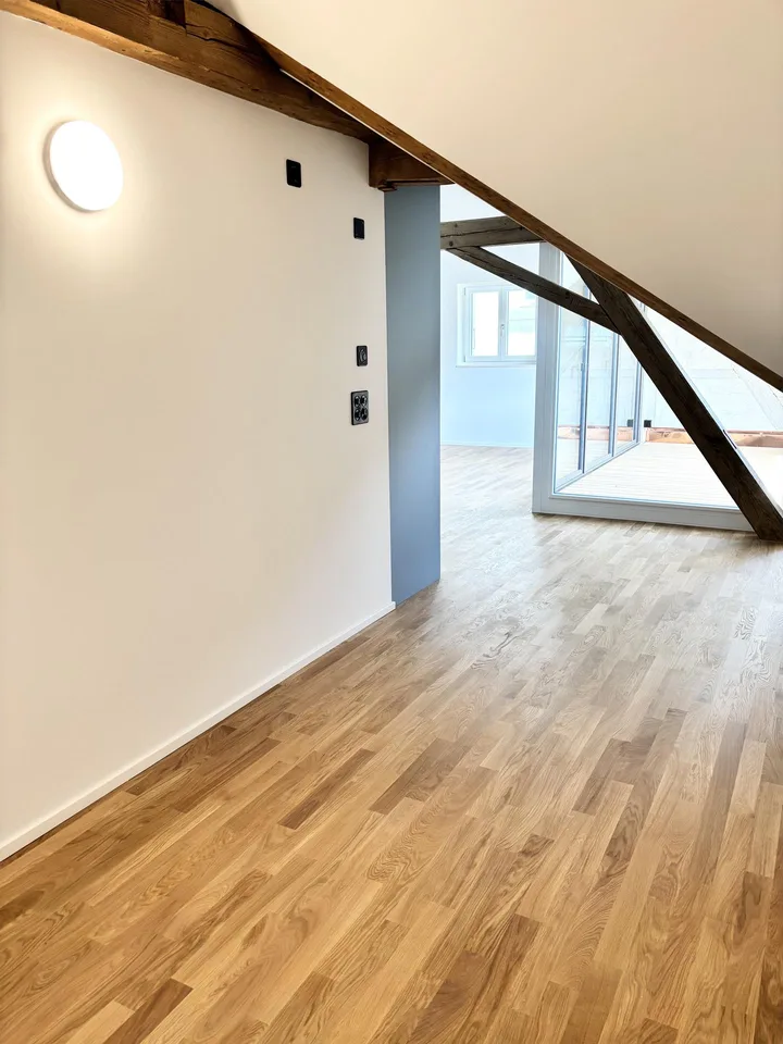 Stilvolles Neubau-Loft mit Balkon