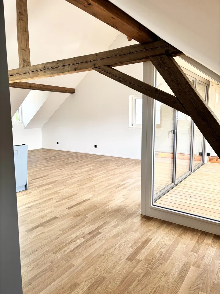 Stilvolles Neubau-Loft mit Balkon