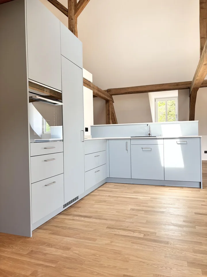 Stilvolles Neubau-Loft mit Balkon