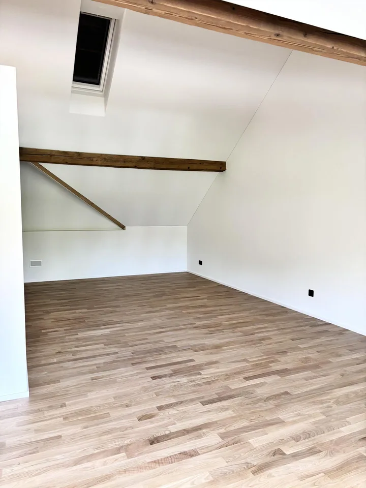 Stilvolles Neubau-Loft mit Balkon